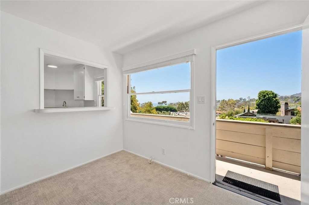 350 Y Pl #D - Photo 5 of 24