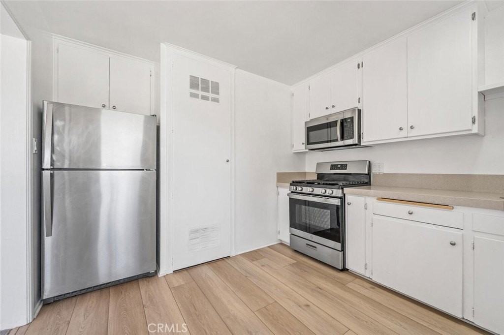 350 Y Pl #D - Photo 7 of 24