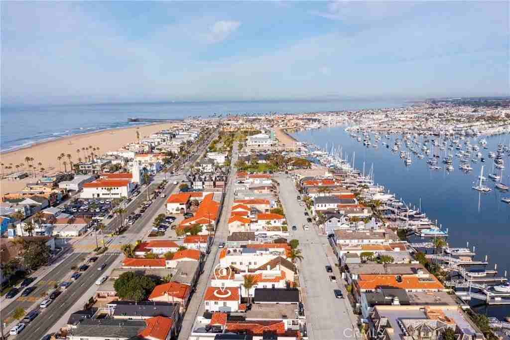 1319 W Bay Ave Unit B #B - Photo 2 of 50