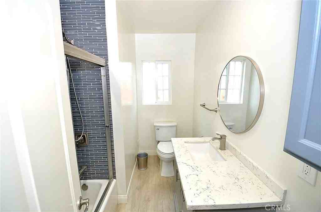 13972 Louvre St - Photo 6 of 12