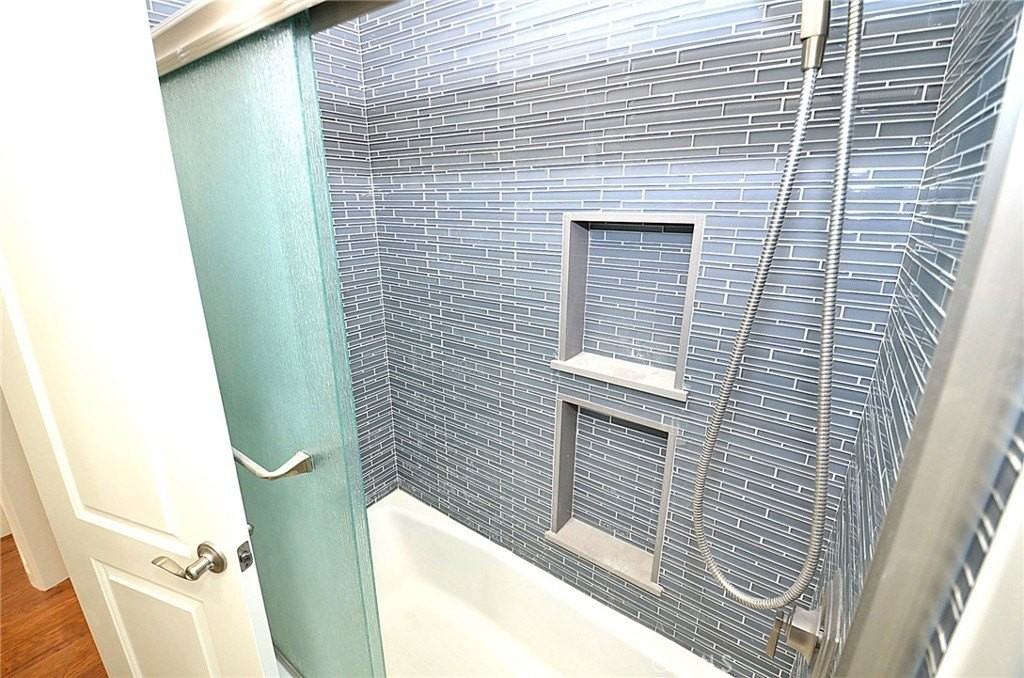 13972 Louvre St - Photo 7 of 12