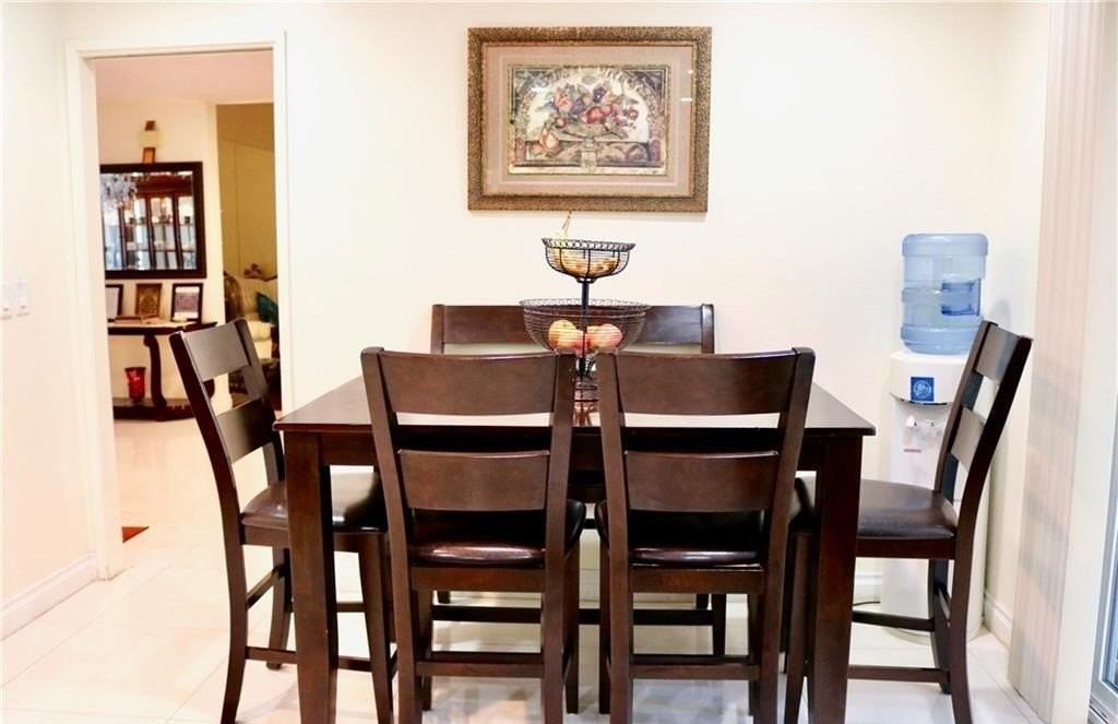 10638 Balcom Ave - Photo 5 of 16