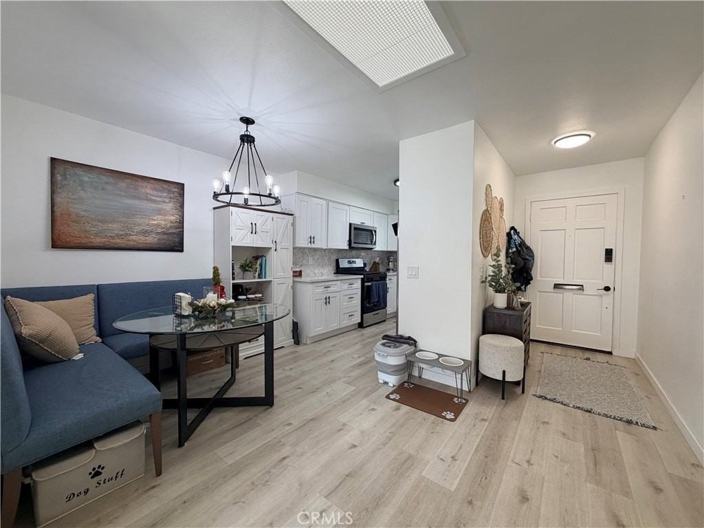 812 E Washington Ave - Photo 4 of 11