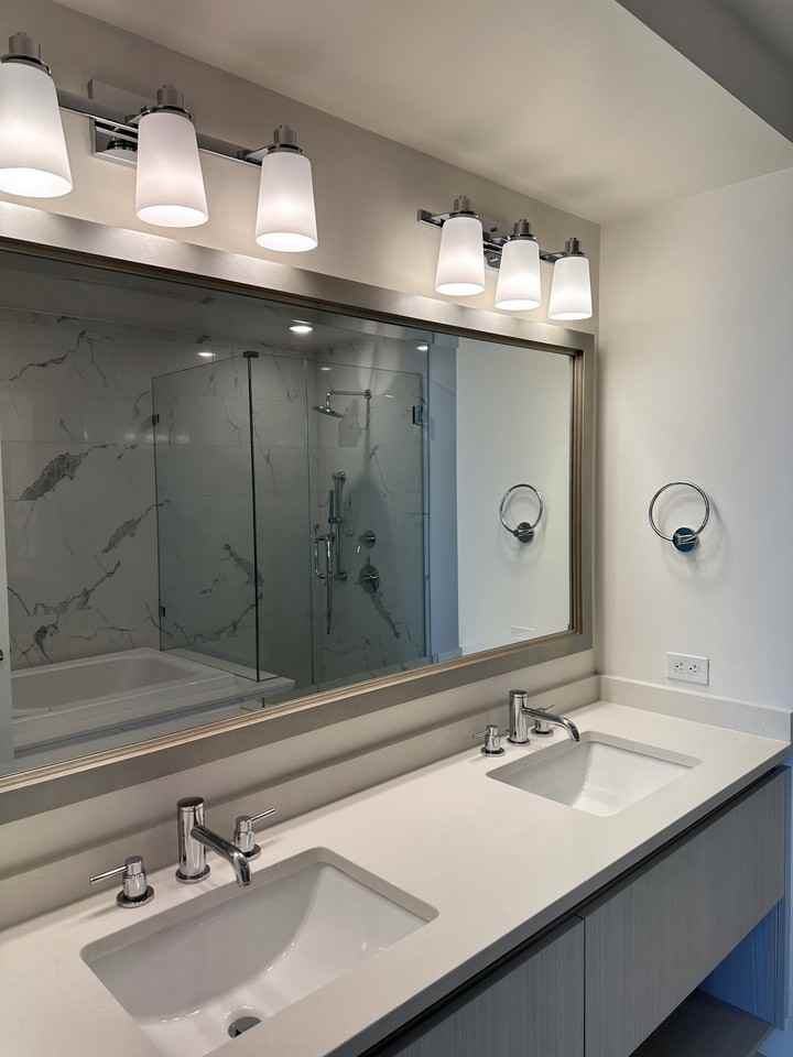 2525 Turtle Creek Blvd #317 - Photo 4 of 6