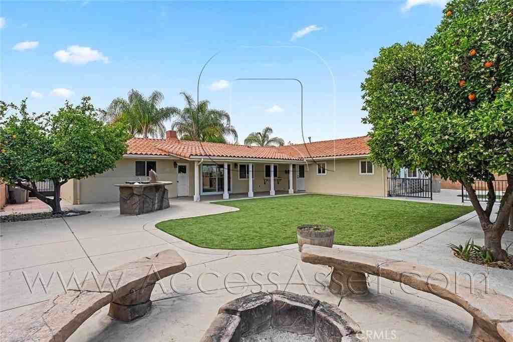 43160 San Marcos Pl - Photo 3 of 40