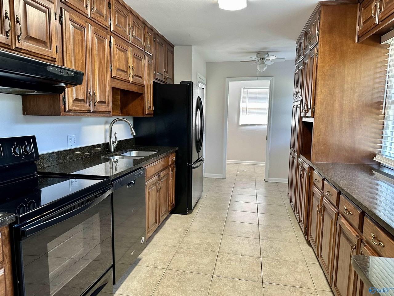 213 Wingate Ave Sw - Photo 4 of 20