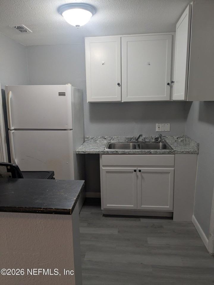 1834 Meharry Ave - Photo 6 of 16