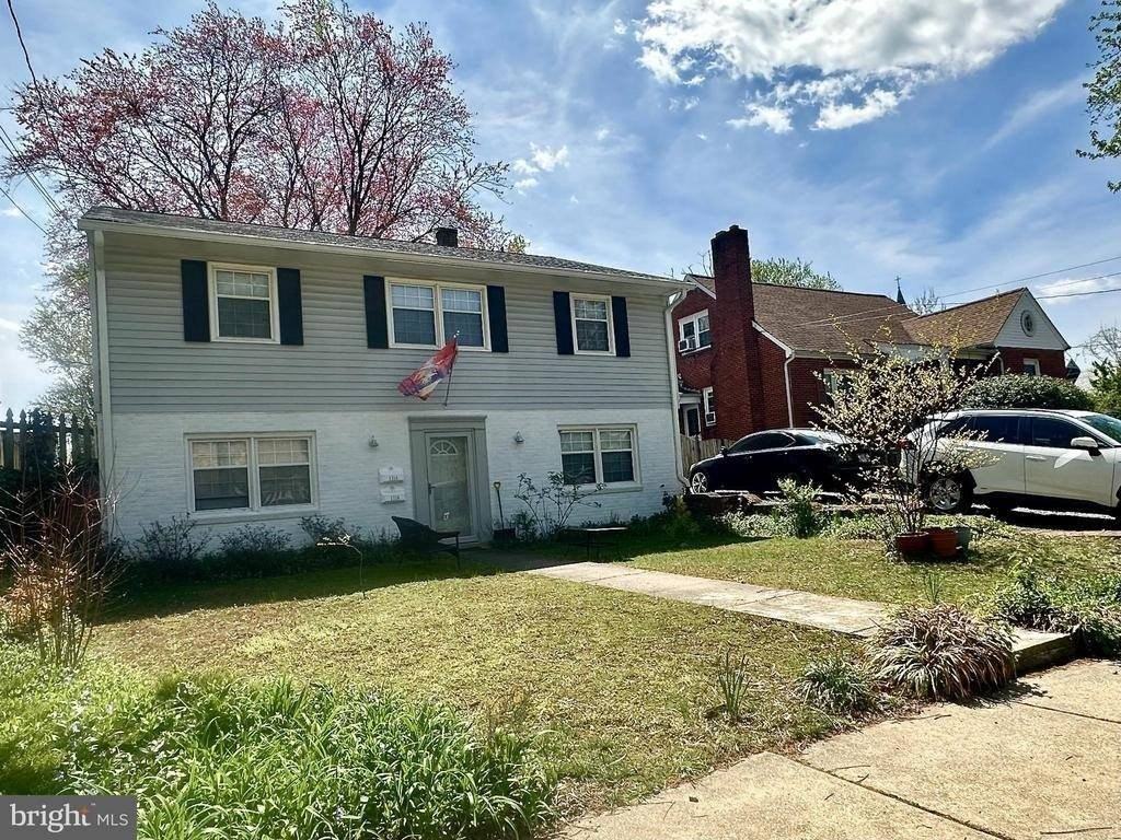 1316 Rowe St - Photo 3 of 19