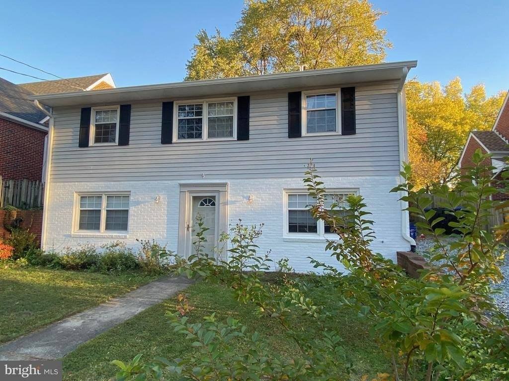 1316 Rowe St - Photo 2 of 19