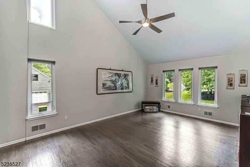 33 Highmount Ave - Photo 3 of 27