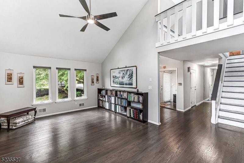 33 Highmount Ave - Photo 4 of 27