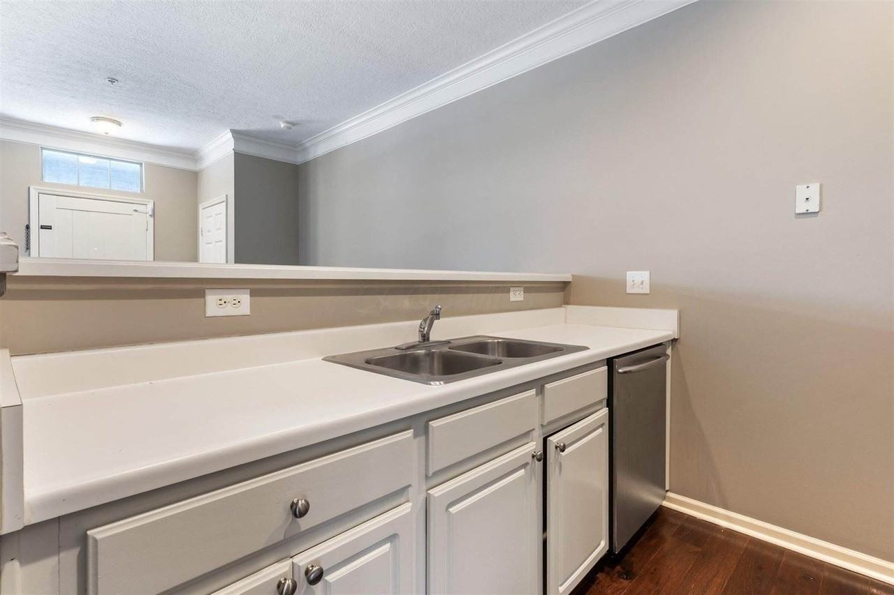 6021 Craughwell Ln - Photo 7 of 28