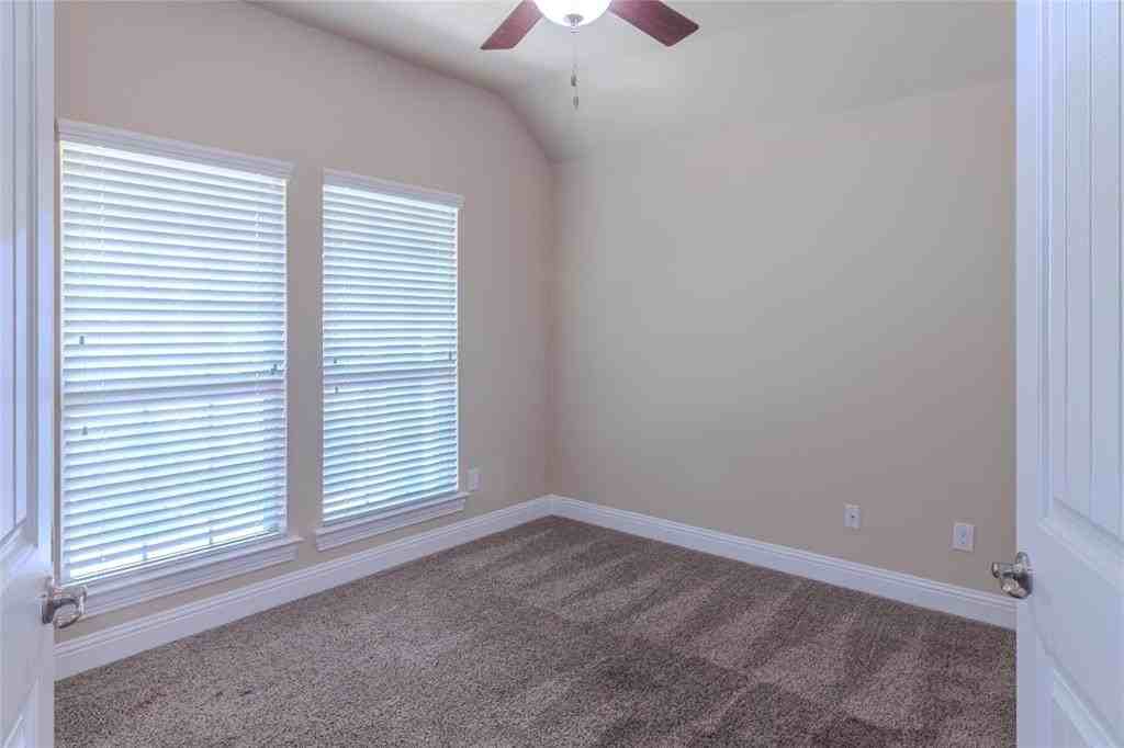 3701 Wrexham St - Photo 4 of 21