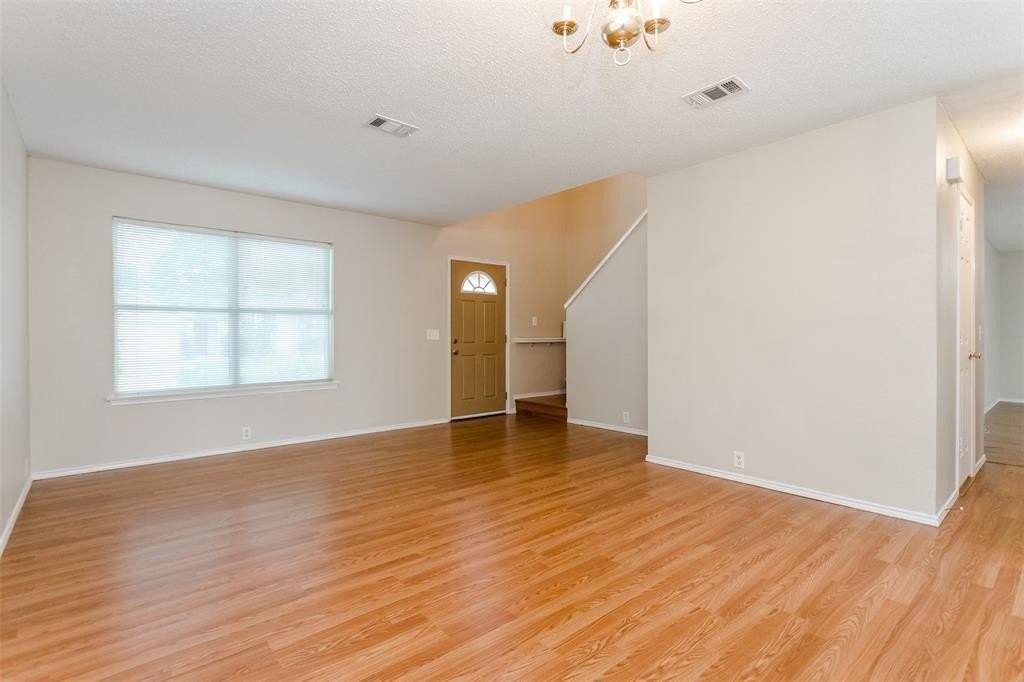 1308 Dundee Dr - Photo 2 of 35