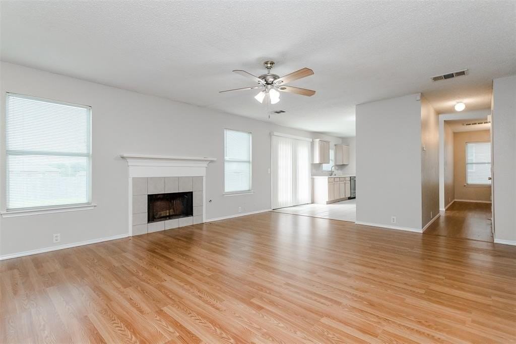 1308 Dundee Dr - Photo 7 of 35