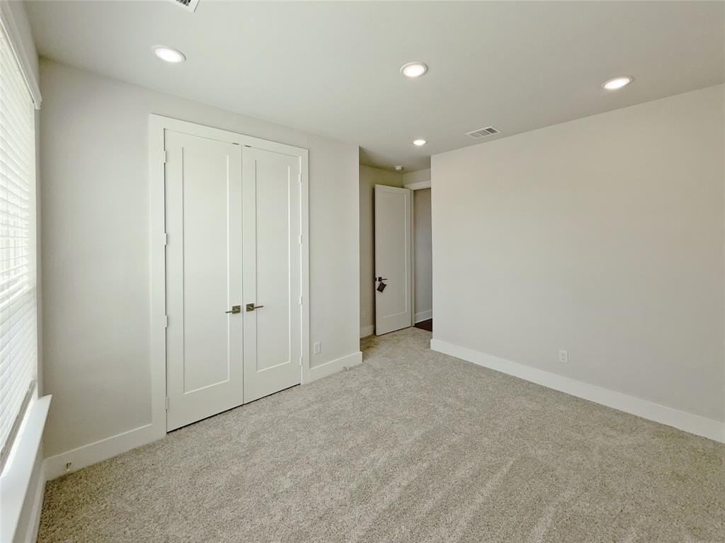 909 Ash Rd - Photo 5 of 19