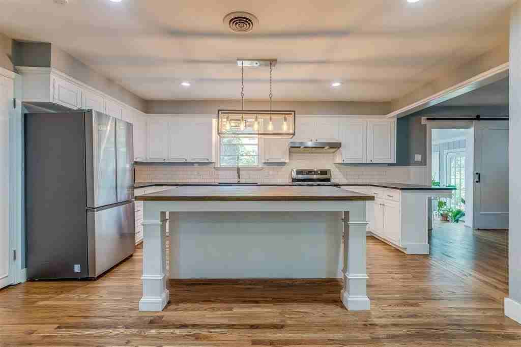 2540 El Cerrito Dr - Photo 5 of 36