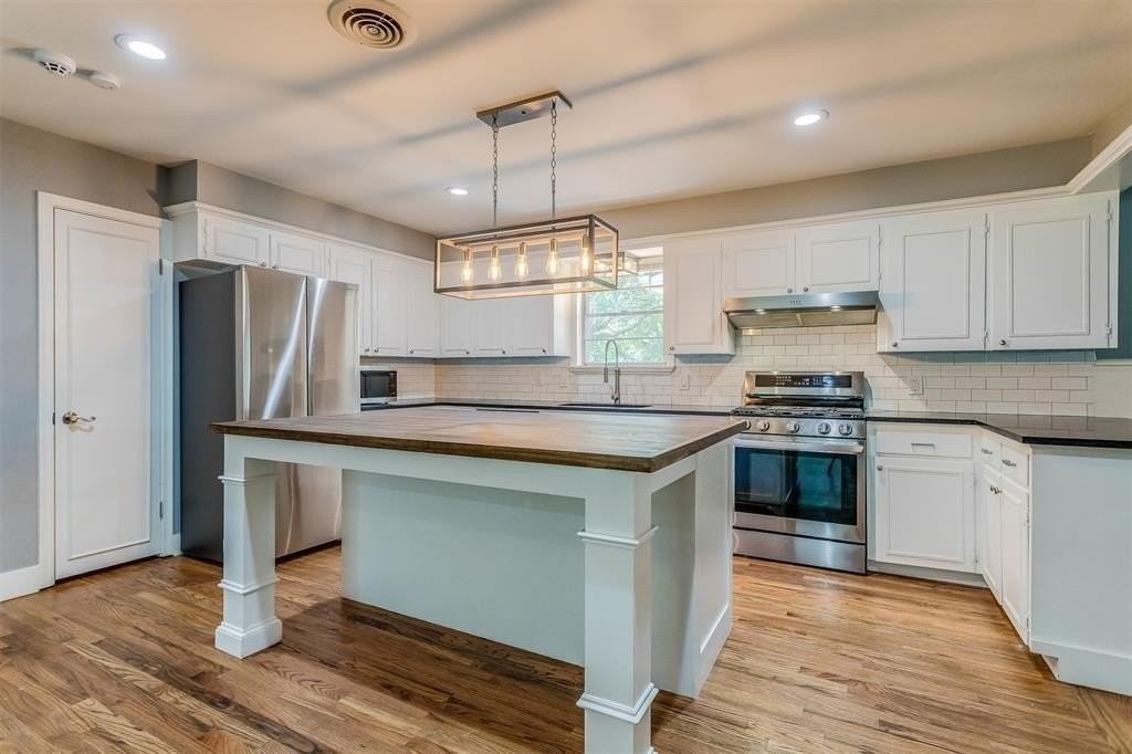 2540 El Cerrito Dr - Photo 7 of 36