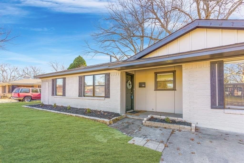 714 Pleasant Valley Rd - Photo 5 of 40