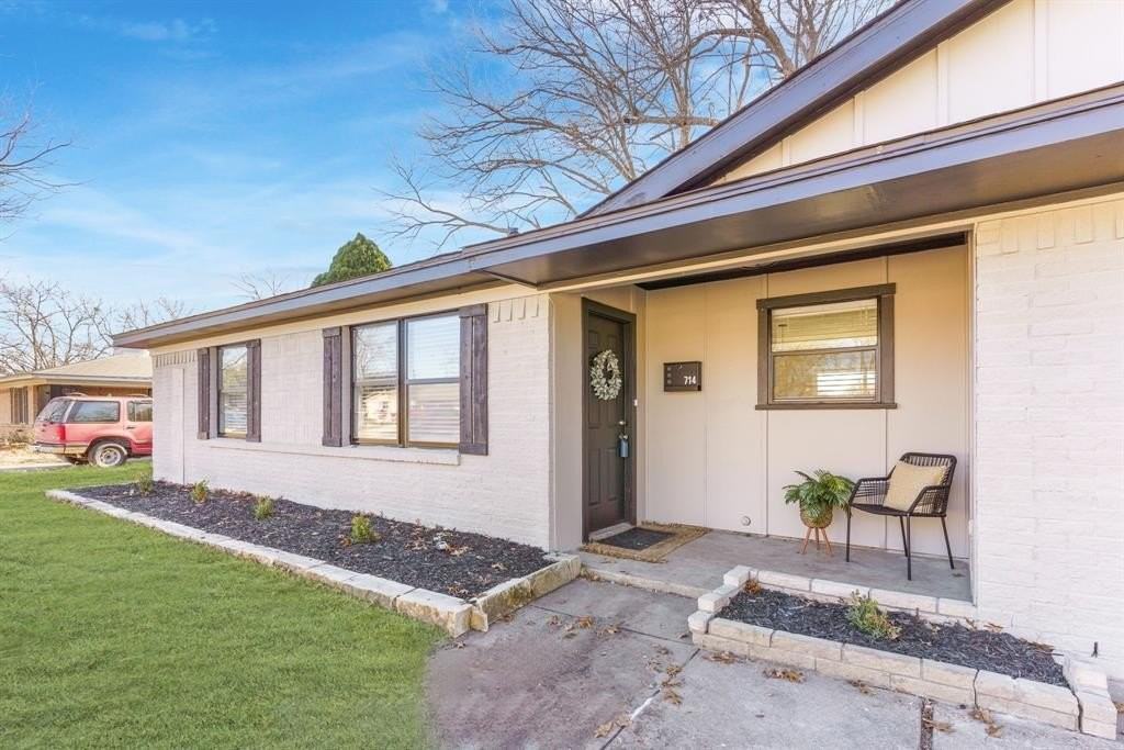 714 Pleasant Valley Rd - Photo 6 of 40