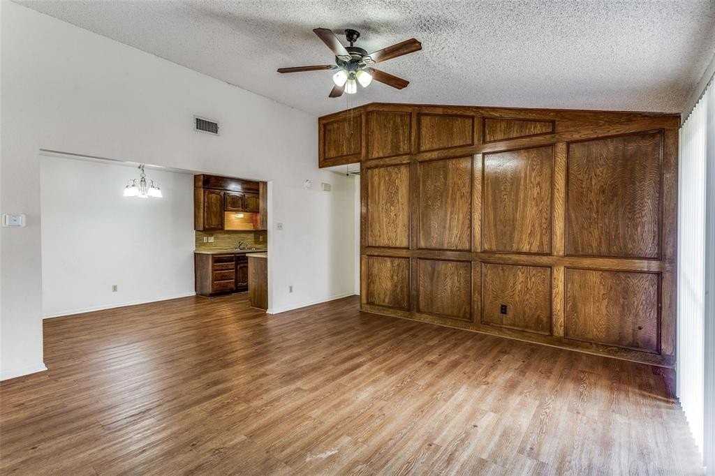 1140 Jameson St #B - Photo 2 of 13