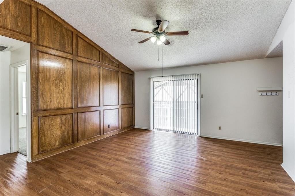 1140 Jameson St #B - Photo 3 of 13