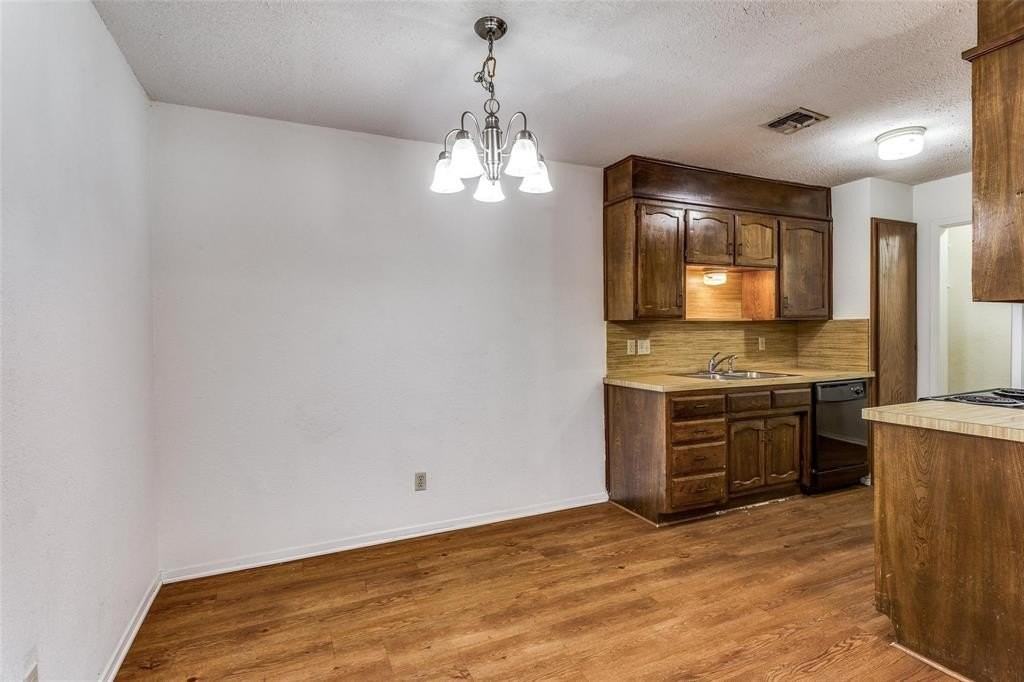 1140 Jameson St #B - Photo 5 of 13