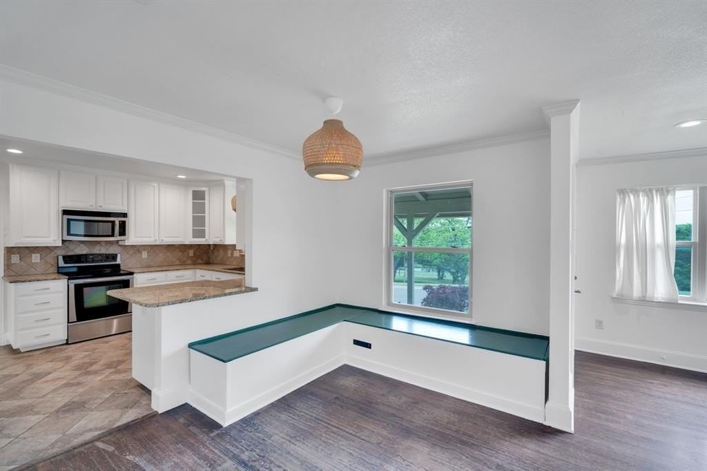 4312 Selkirk Dr - Photo 5 of 19