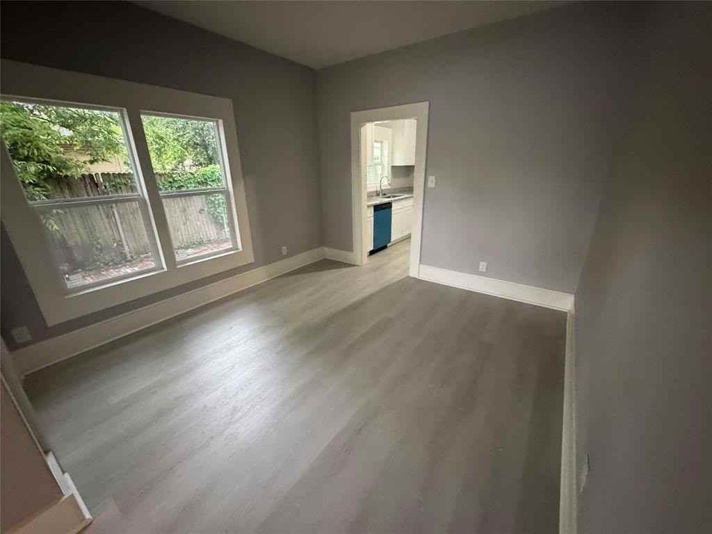 3714 Meyers St - Photo 4 of 12