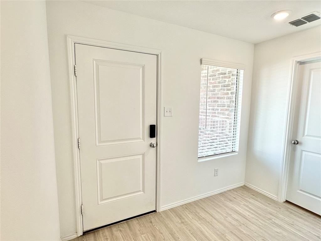 4152 Silverstein St - Photo 5 of 15