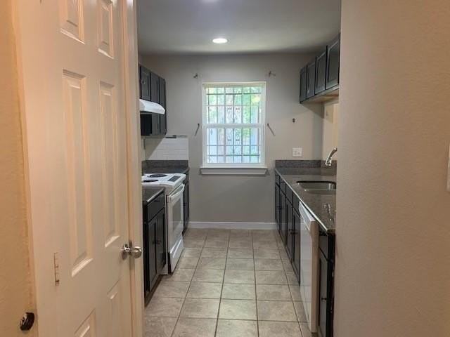 3226 Navaro St - Photo 4 of 18