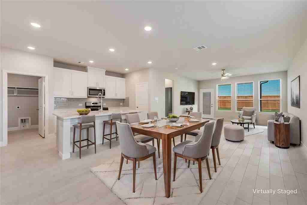 3212 Lucia Way - Photo 2 of 18