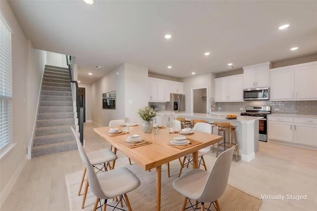 3212 Lucia Way - Photo 4 of 18