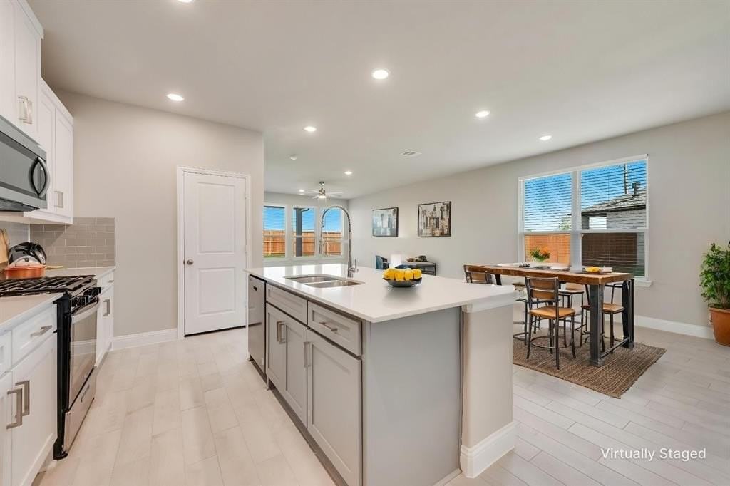 3212 Lucia Way - Photo 5 of 18