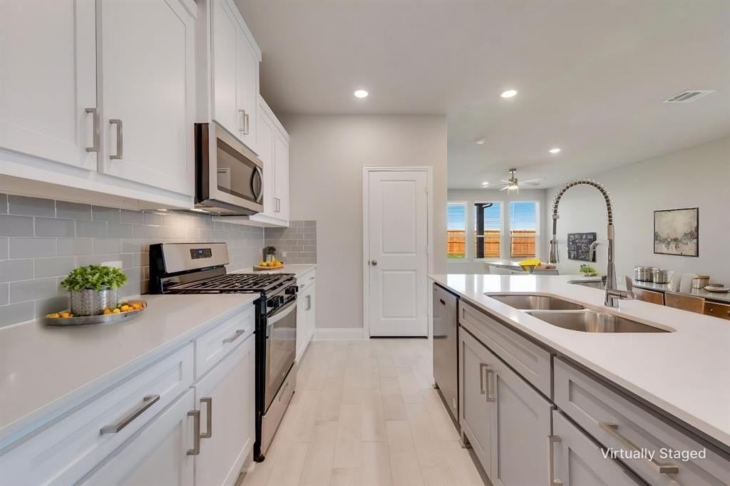 3212 Lucia Way - Photo 7 of 18