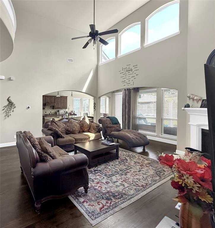 5509 Dimebox Dr - Photo 2 of 20