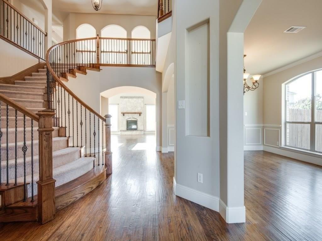 1640 Greenwood Ct - Photo 3 of 15