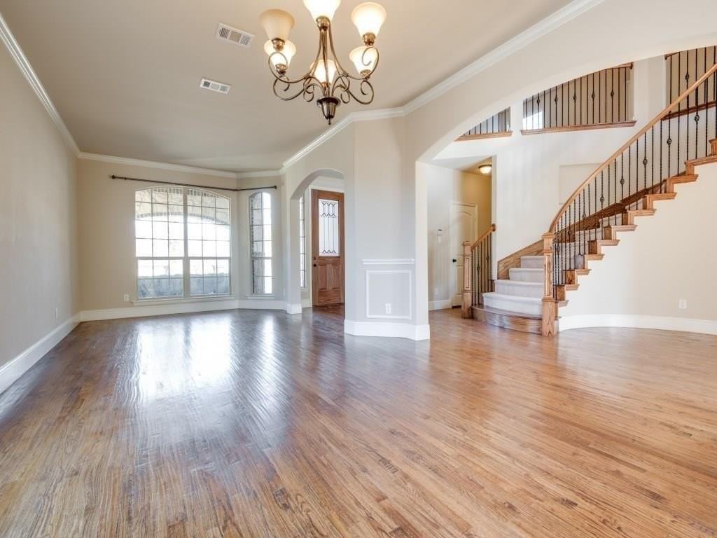 1640 Greenwood Ct - Photo 5 of 15