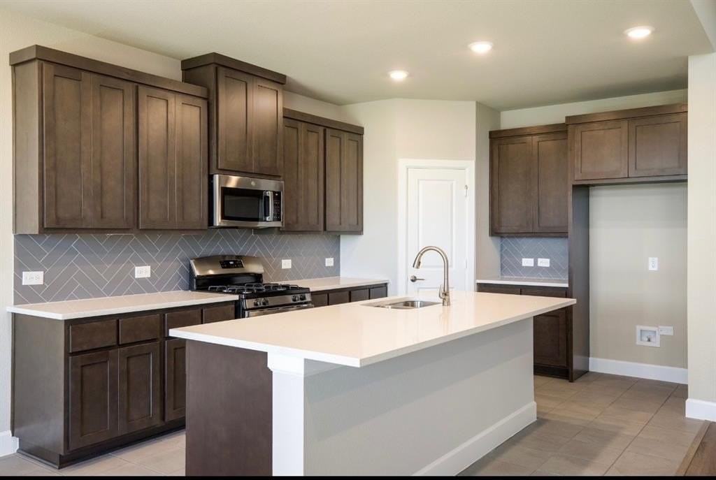 2304 Spring Side Dr - Photo 4 of 9