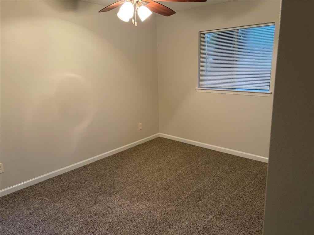 2410 Viva Dr - Photo 6 of 11