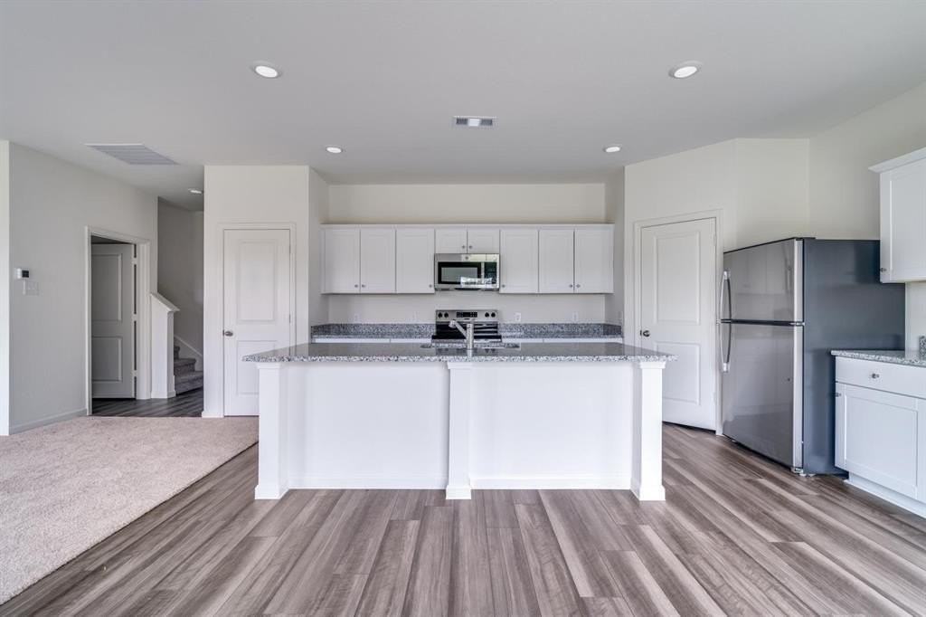 1876 Lockhart Dr - Photo 5 of 23