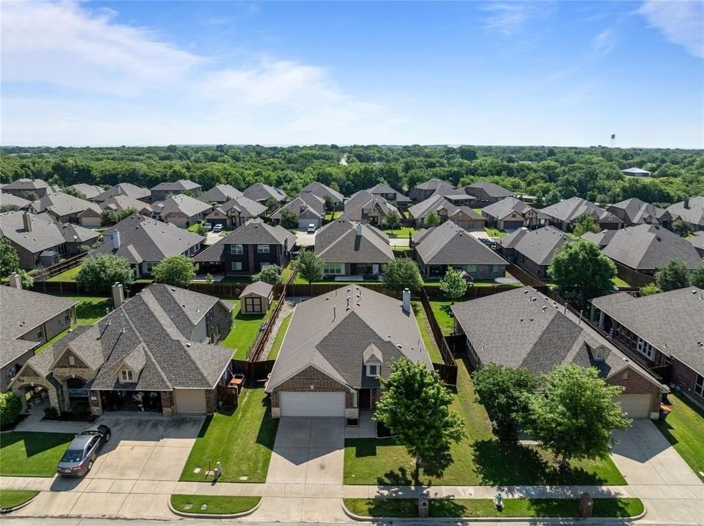 300 Kelvington Dr - Photo 2 of 34