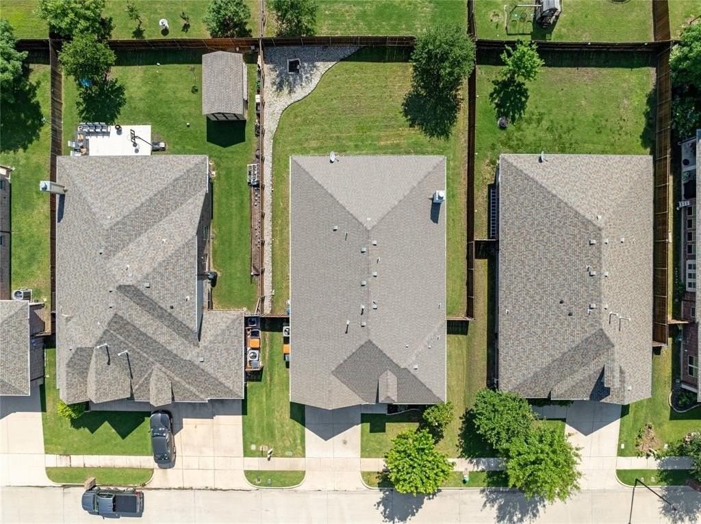 300 Kelvington Dr - Photo 3 of 34