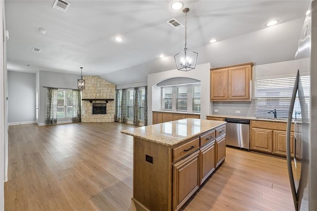 300 Kelvington Dr - Photo 7 of 34