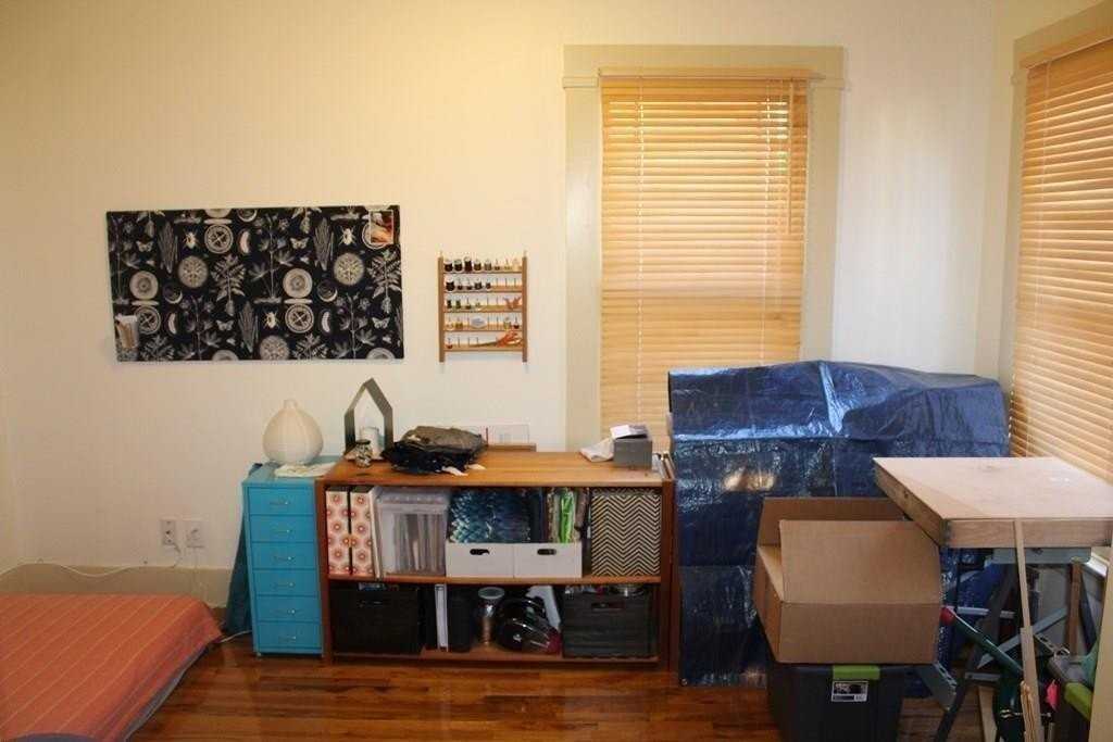 1420 W 10th St - Photo 5 of 17