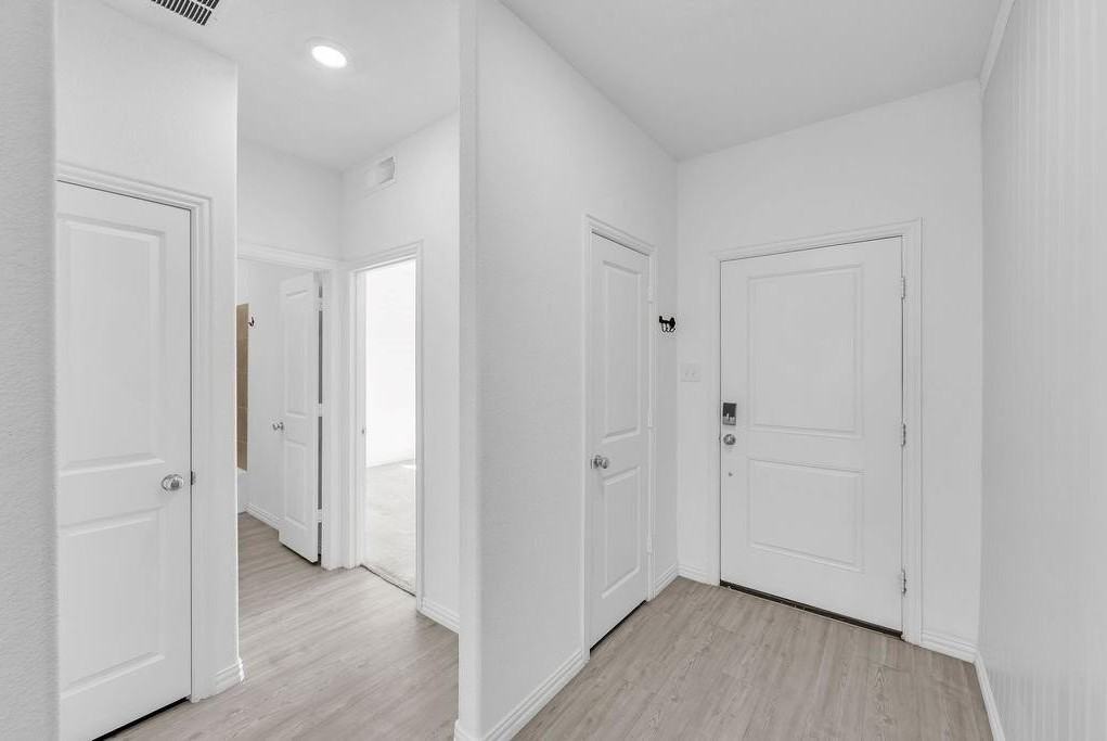 1321 Lazy Grove Dr - Photo 3 of 36