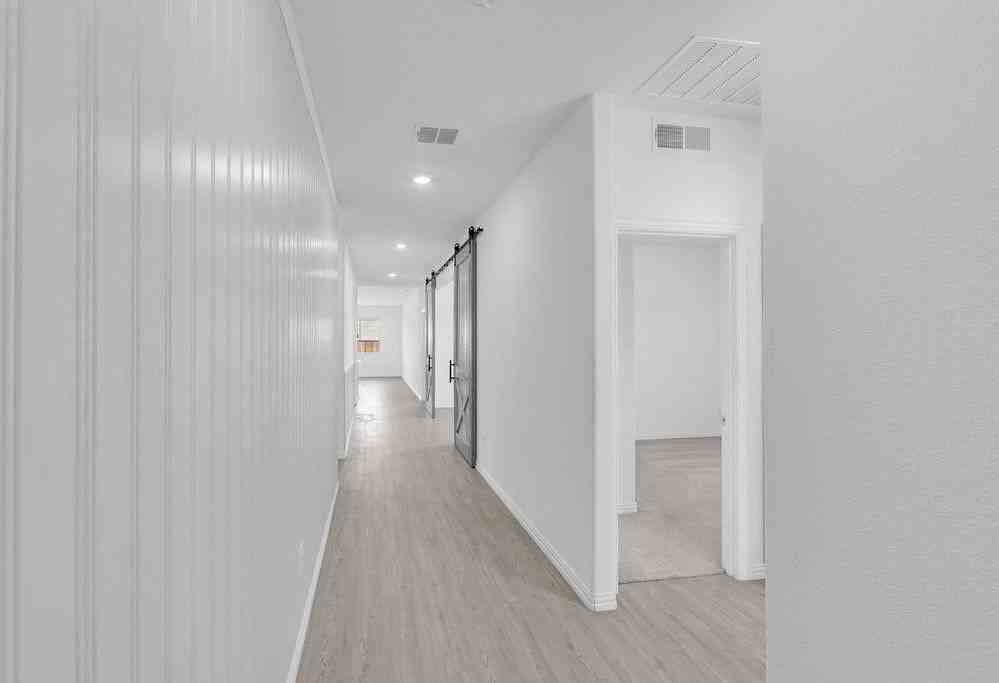 1321 Lazy Grove Dr - Photo 4 of 36