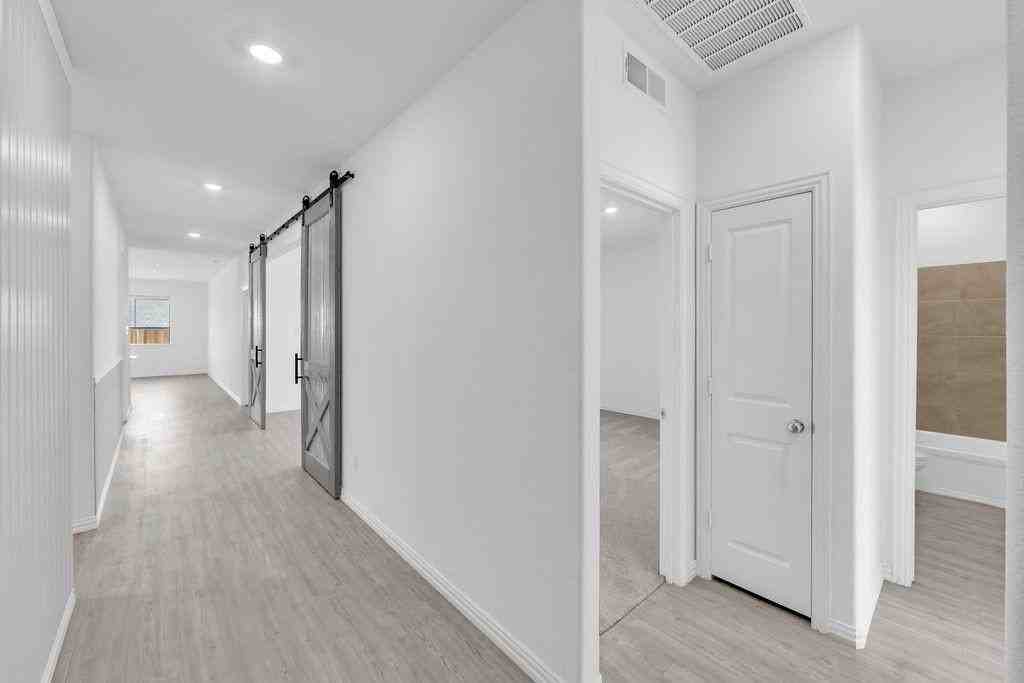 1321 Lazy Grove Dr - Photo 5 of 36