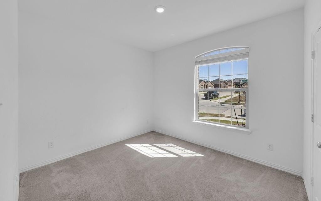 1321 Lazy Grove Dr - Photo 7 of 36