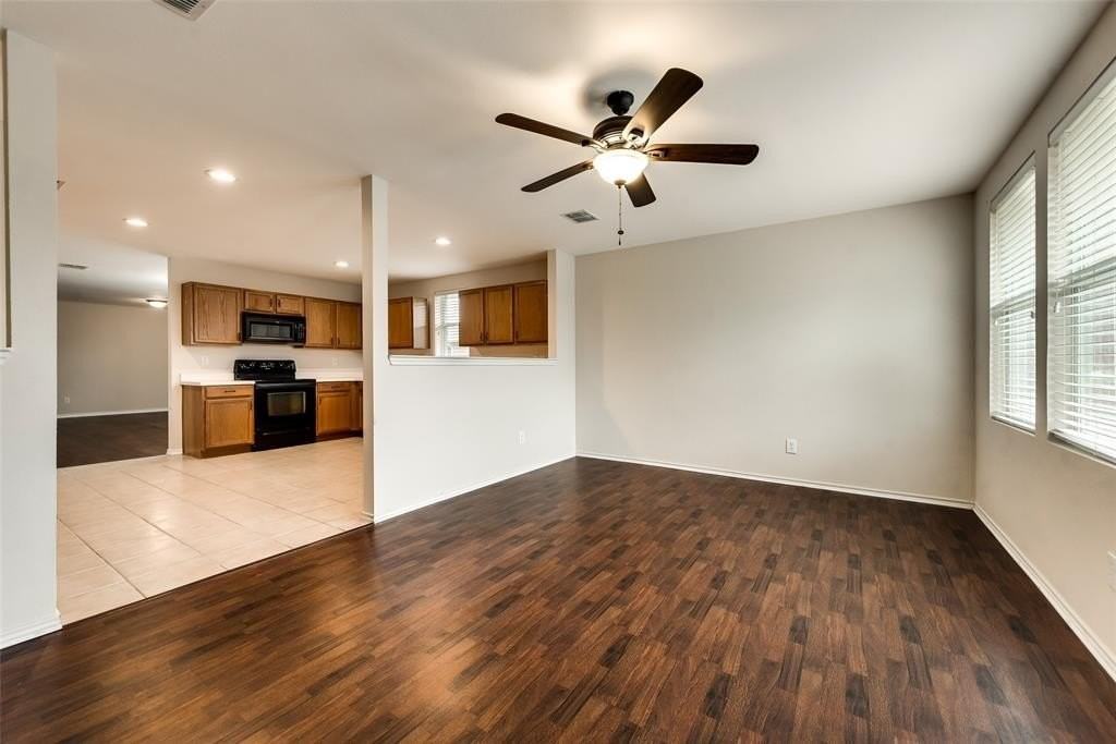 716 Rainsville Dr - Photo 4 of 20